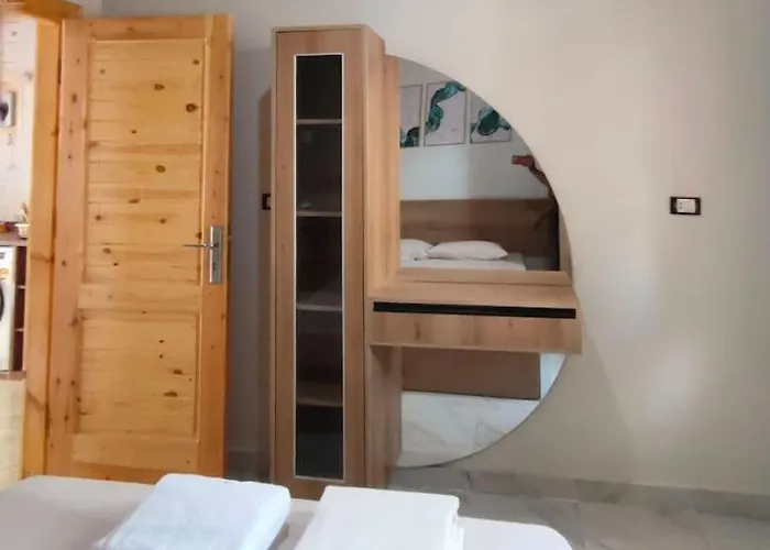 Modern 1 Bedroom House , Assalah , 1 Min To Sea بيت للعطل دهب